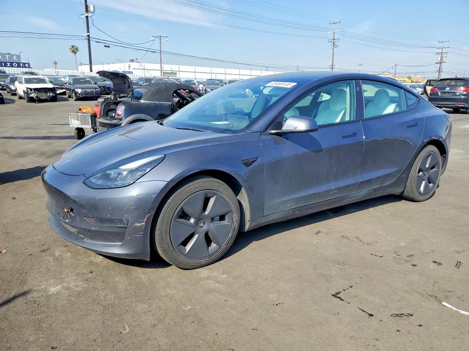 49460446 :رقم المزاد ، 5YJ3E1EB9NF201757 vin ، 2022 Tesla Model 3 مزاد بيع