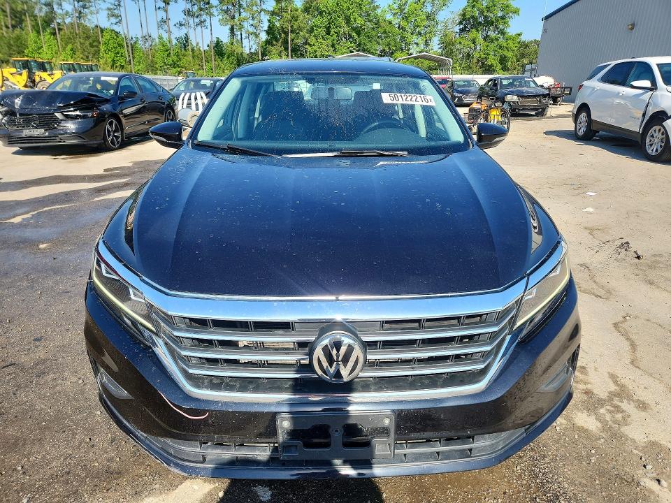 50122216 :رقم المزاد ، 1VWAA7A30MC002075 vin ، 2021 Volkswagen Passat مزاد بيع