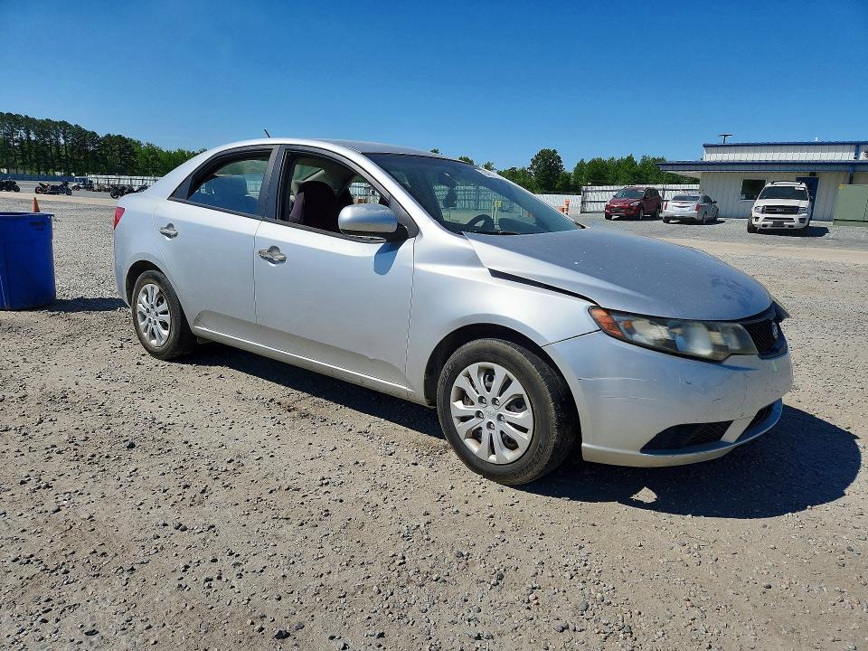 2010 Kia Forte მანქანა იყიდება აუქციონზე, vin: KNAFT4A27A5049285, აუქციონის ნომერი: 50460116