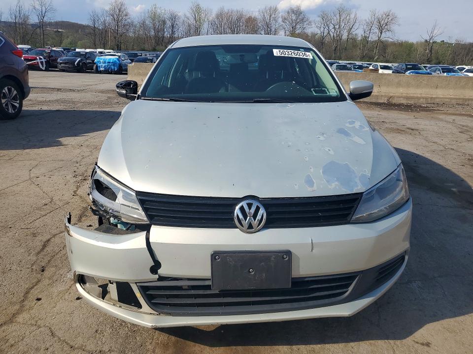 2011 Volkswagen Jetta მანქანა იყიდება აუქციონზე, vin: 3VWDZ7AJXBM051820, აუქციონის ნომერი: 50326036
