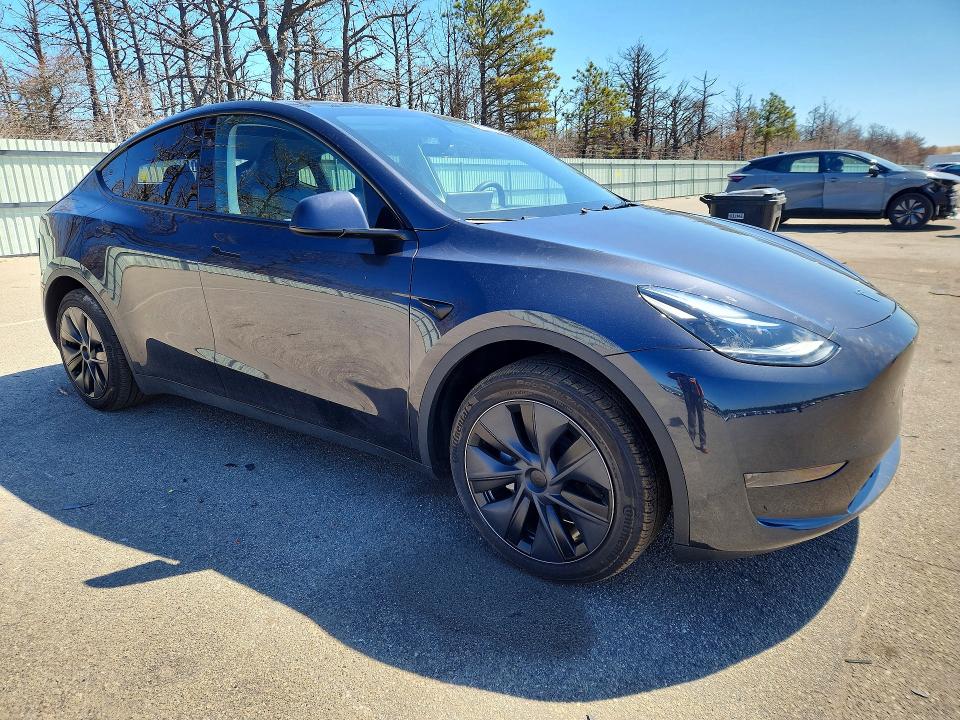 Продажа на аукционе авто 2024 Tesla Model Y, vin: 7SAYGDED6RF211836, номер лота: 49014086
