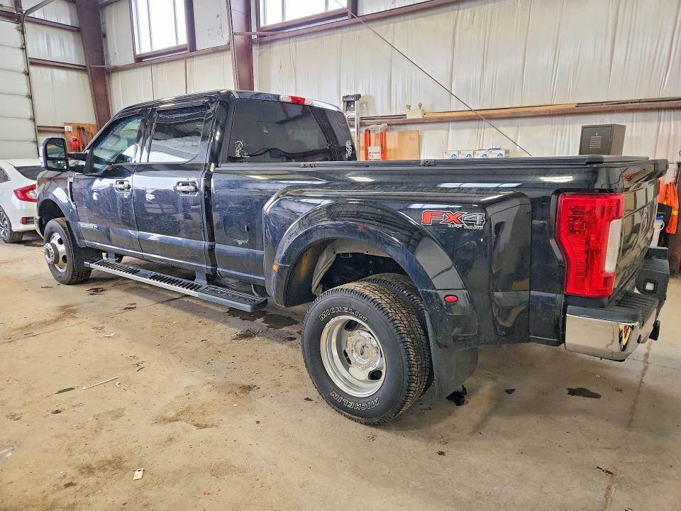 51163286 :رقم المزاد ، 1FT8W3DT8HEE10597 vin ، 2017 Ford F350 مزاد بيع