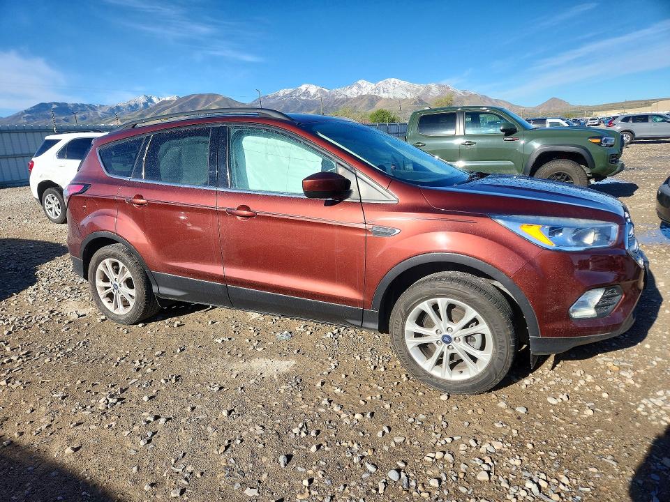 Продажа на аукционе авто 2018 Ford Escape, vin: 1FMCU0GD9JUC90755, номер лота: 49597616