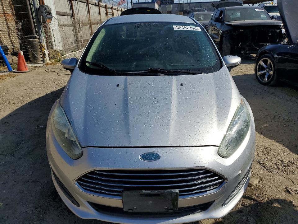 2015 Ford Fiesta მანქანა იყიდება აუქციონზე, vin: 3FADP4BJXFM111712, აუქციონის ნომერი: 50492286