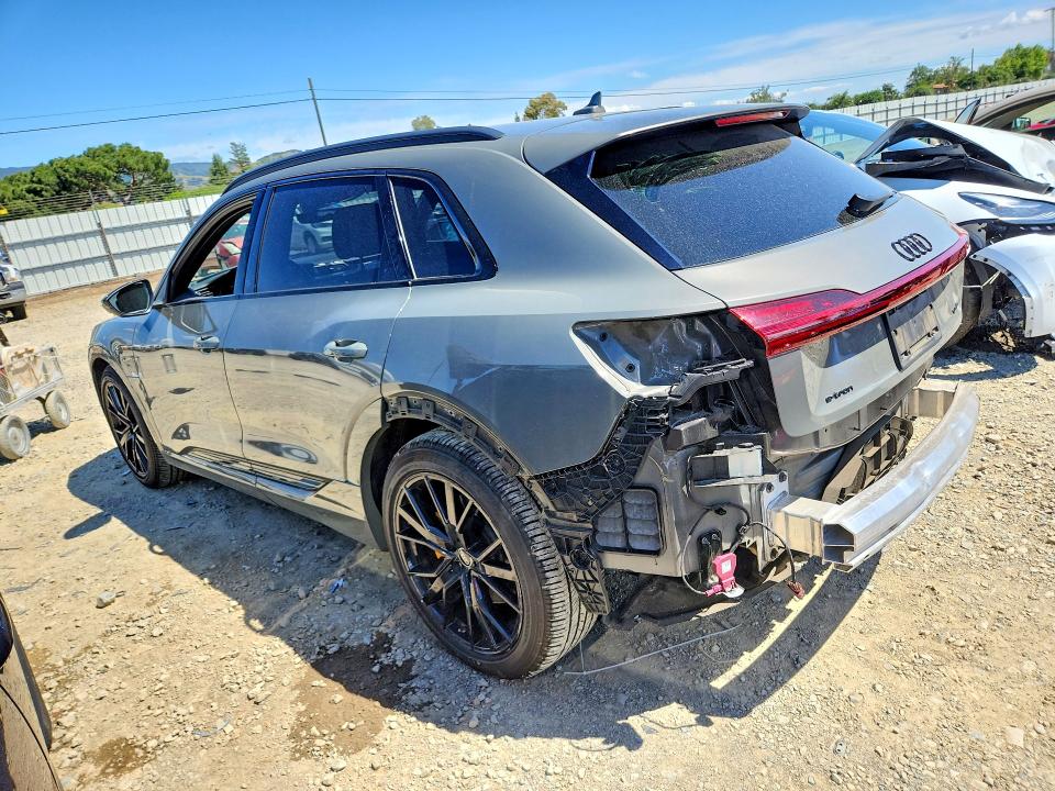 Продажа на аукционе авто 2022 Audi E-tron, vin: WA1VABGE0NB023137, номер лота: 49822466