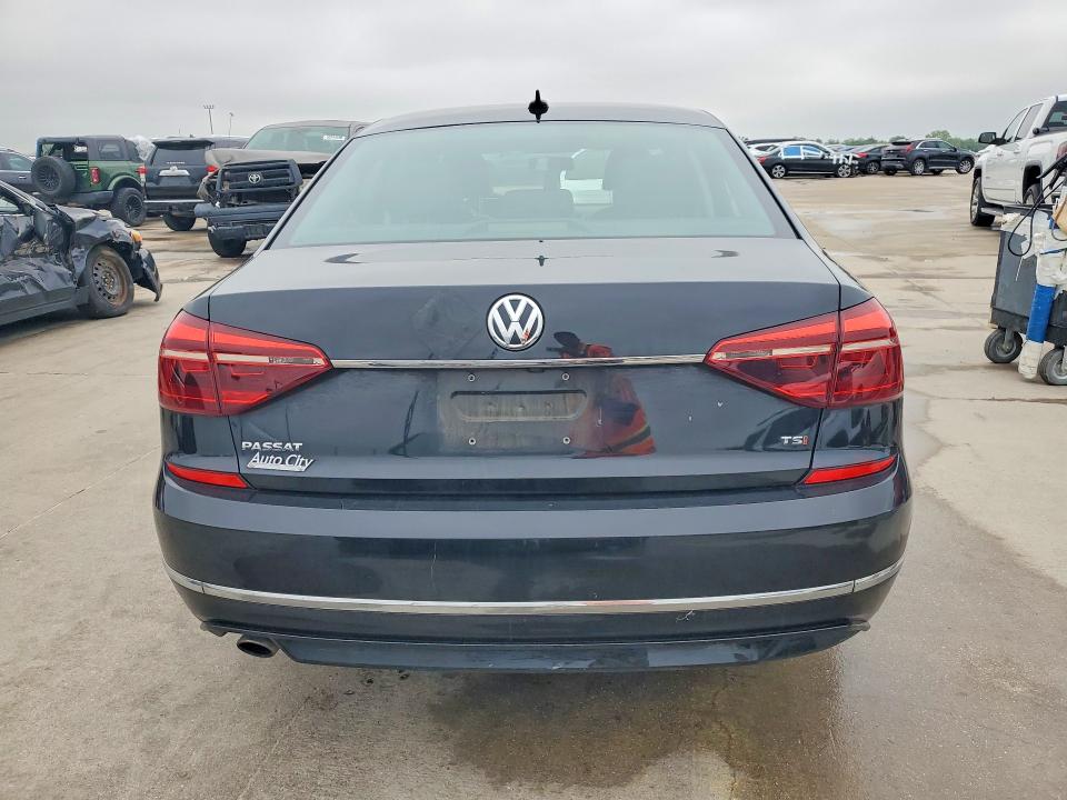 50180166 :رقم المزاد ، 1VWDT7A34HC061367 vin ، 2017 Volkswagen Passat مزاد بيع