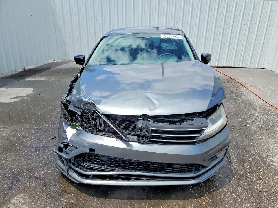 49438226 :رقم المزاد ، 3VWDB7AJ2JM205102 vin ، 2018 Volkswagen Jetta مزاد بيع