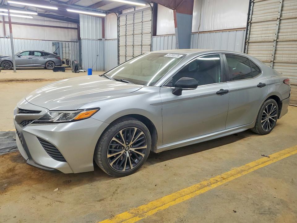 49708226 :رقم المزاد ، 4T1B11HK3KU785347 vin ، 2019 Toyota Camry مزاد بيع