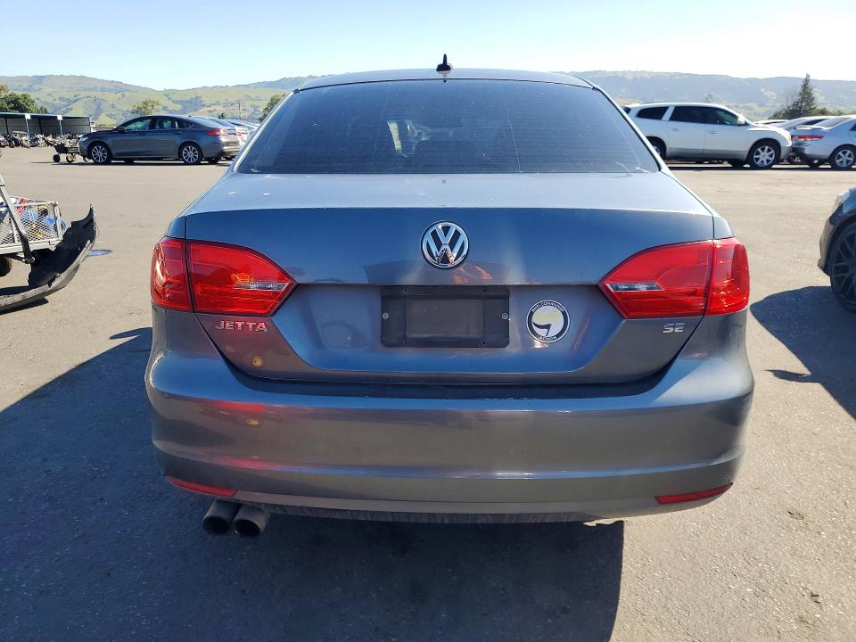 48331716 :رقم المزاد ، 3VWD17AJ5EM420952 vin ، 2014 Volkswagen Jetta مزاد بيع