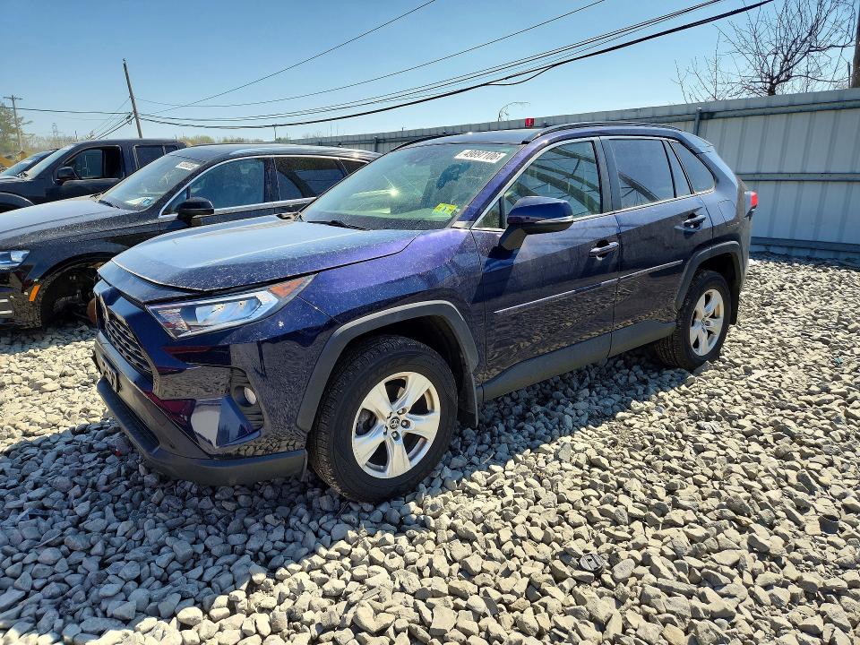 Продажа на аукционе авто 2019 Toyota Rav4, vin: JTMP1RFV7KJ002263, номер лота: 49897106