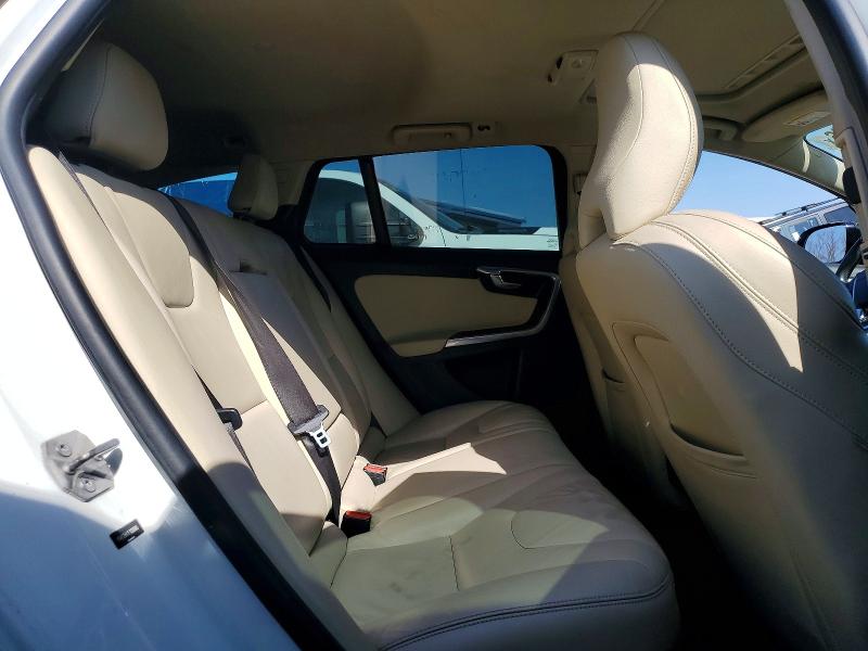 2015 Volvo V60 Cross Country მანქანა იყიდება აუქციონზე, vin: YV4612HK1F1000646, აუქციონის ნომერი: 49446676