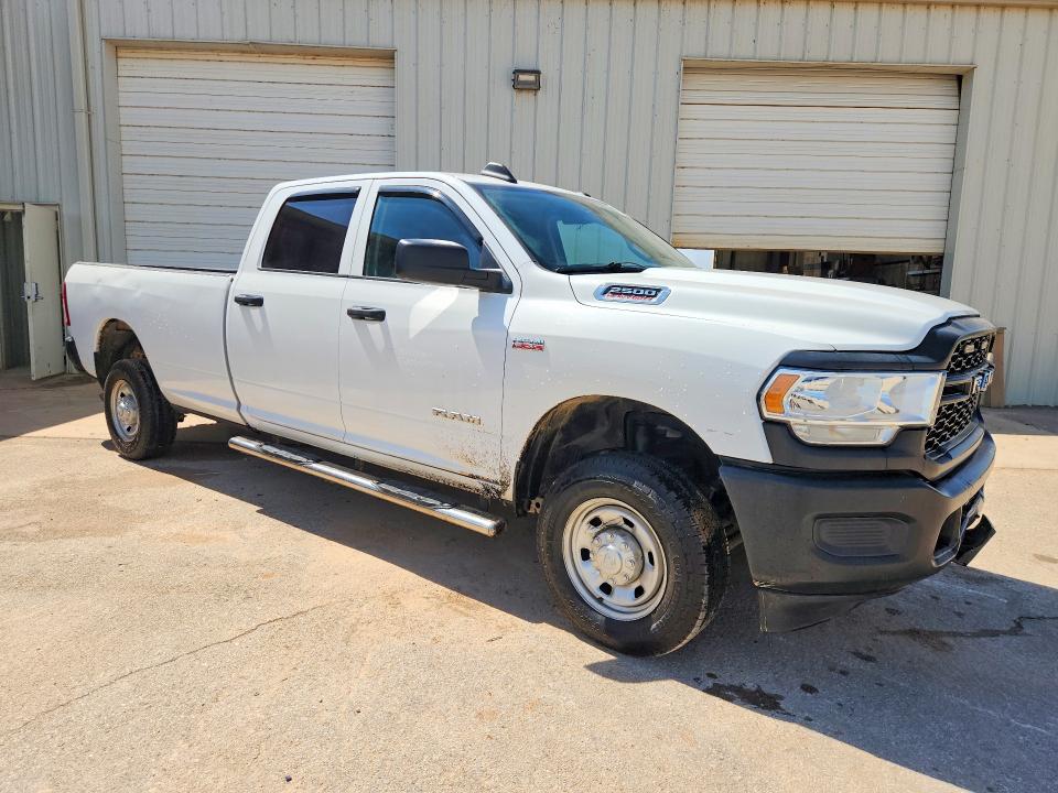 50739006 :رقم المزاد ، 3C6UR5HJ0KG604235 vin ، 2019 Ram 2500 مزاد بيع