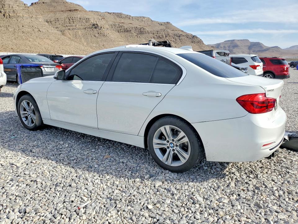 49081016 :رقم المزاد ، WBA8B9G51JNV00205 vin ، 2018 Bmw 330 مزاد بيع