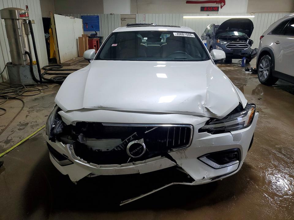 49001086 :رقم المزاد ، 7JRA22TL9KG015365 vin ، 2019 Volvo S60 مزاد بيع