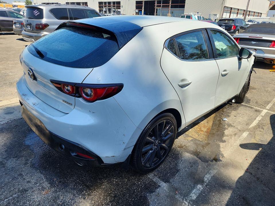 48005556 :رقم المزاد ، JM1BPAKM7S1778061 vin ، 2025 Mazda 3 مزاد بيع