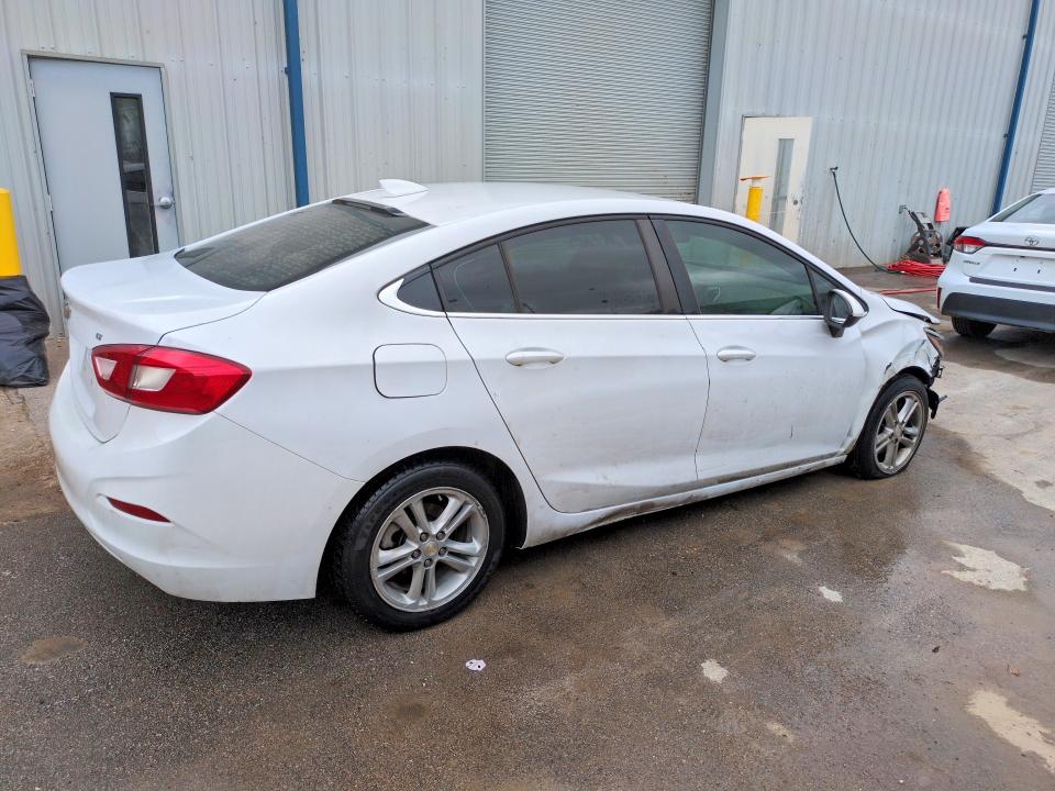 Продаж на аукціоні авто 2018 Chevrolet Cruze, vin: 1G1BE5SM7J7241739, номер лоту: 50260286