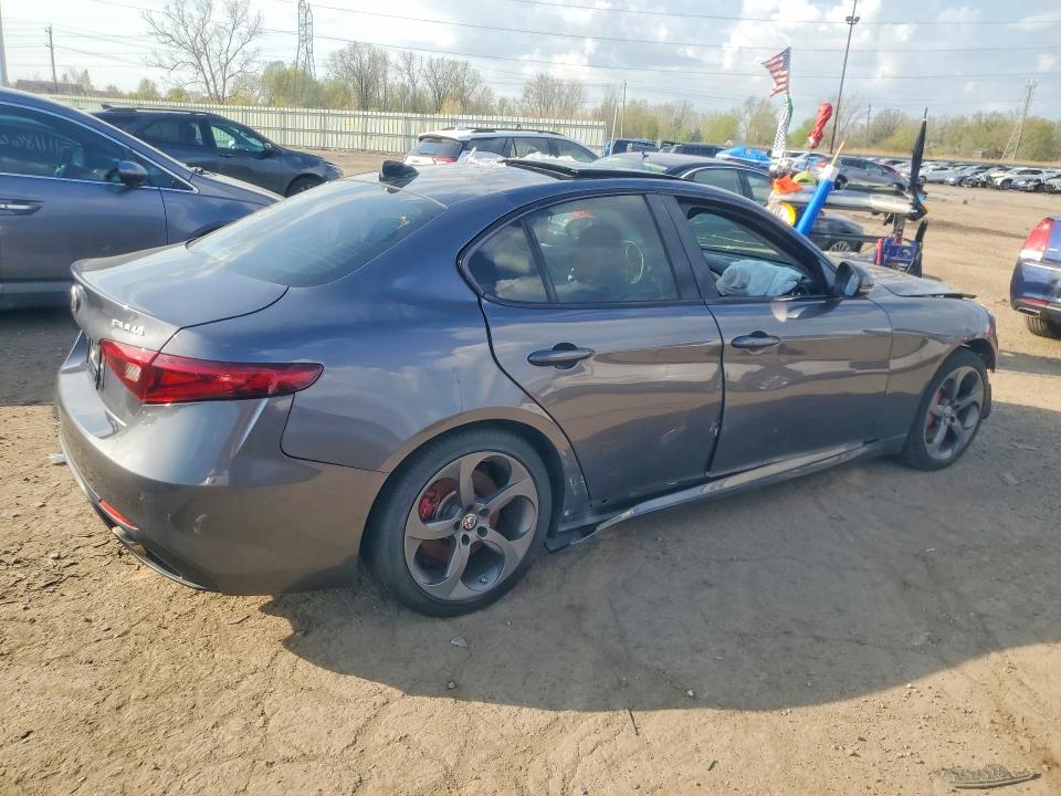 2017 Alfa Romeo Giulia მანქანა იყიდება აუქციონზე, vin: ZARFAEDN9H7555662, აუქციონის ნომერი: 51222186
