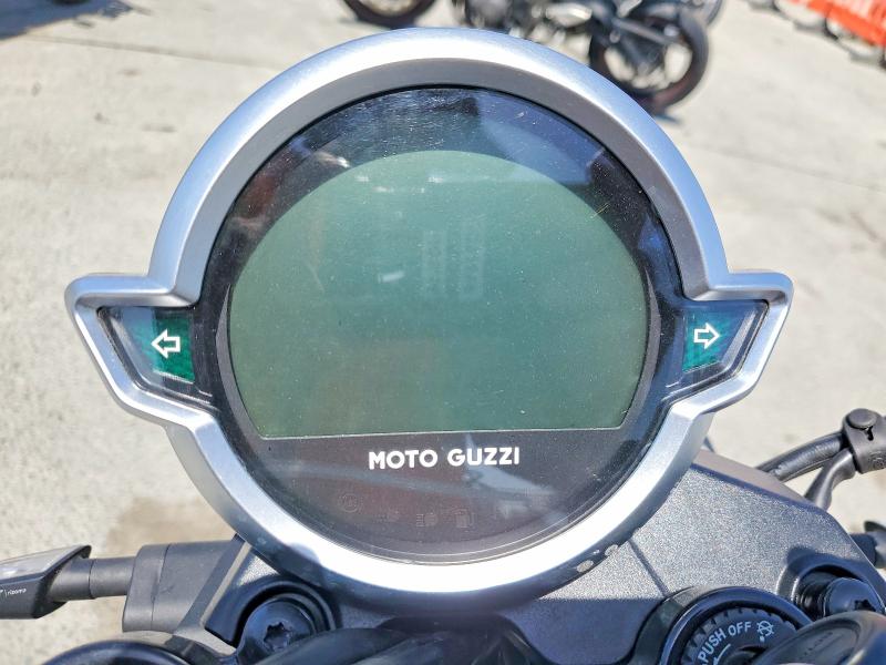 49185676 :رقم المزاد ، ZGUKZUA09MM000319 vin ، 2021 Moto Guzzi V7 مزاد بيع