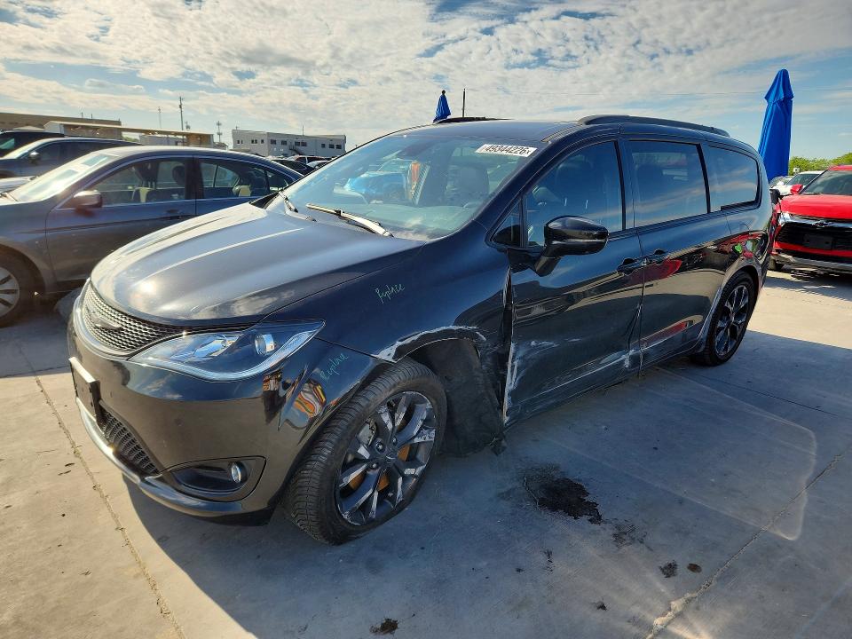 Auction sale of the 2018 Chrysler Pacifica, vin: 2C4RC1GG5JR361870, lot number: 49344226