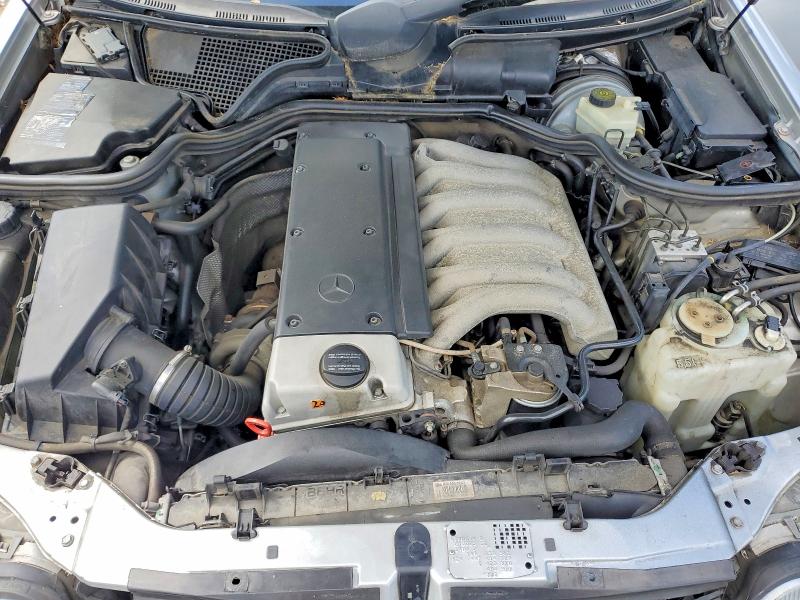 52021796 :رقم المزاد ، WDBJF25H5XA904152 vin ، 1999 Mercedes-benz E مزاد بيع