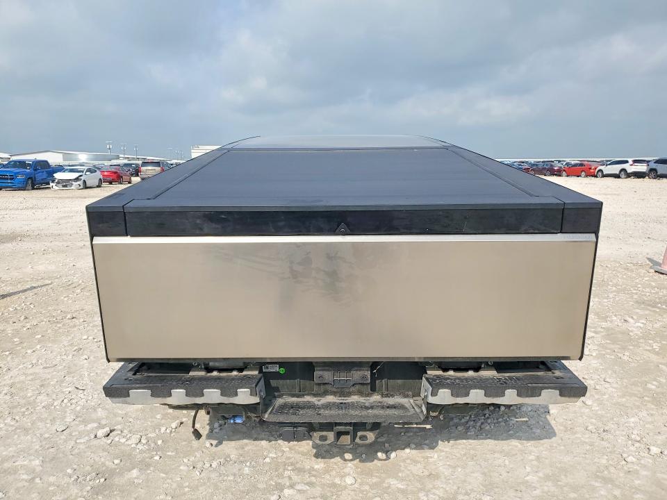 50323656 :رقم المزاد ، 7G2CEHED3RA010782 vin ، 2024 Tesla Cybertruck مزاد بيع