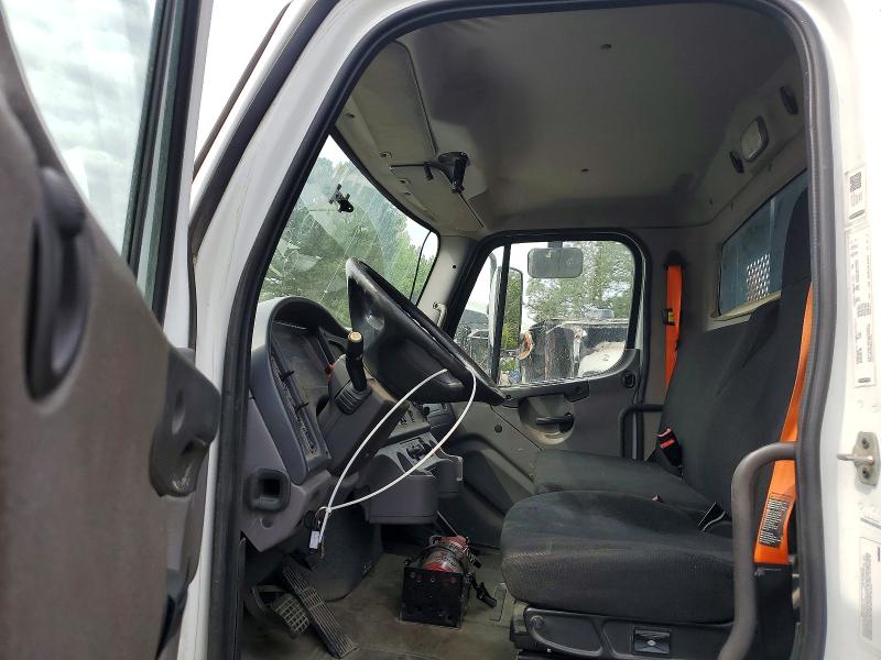 Продаж на аукціоні авто 2017 Freightliner M2, vin: 1FVHCYCY2HHJD5651, номер лоту: 50273966