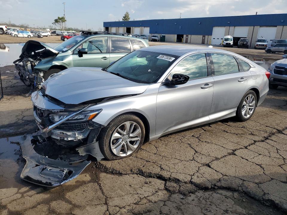 Продажа на аукционе авто 2018 Honda Accord, vin: 1HGCV1F1XJA166902, номер лота: 50672036