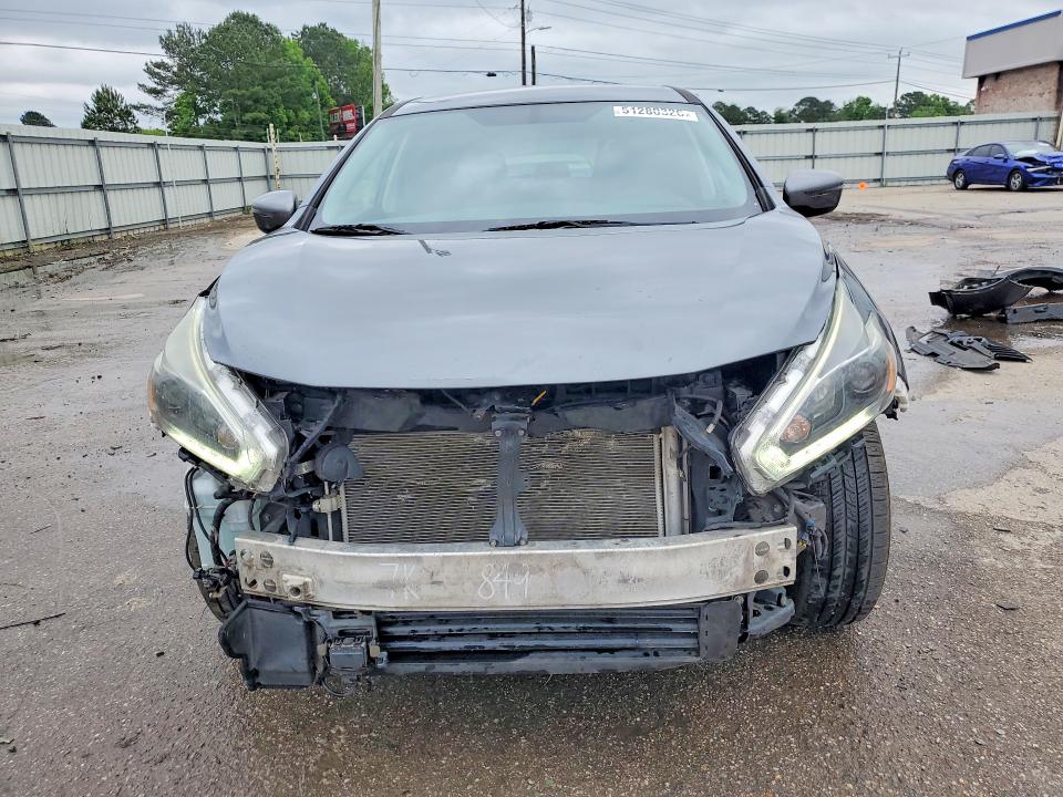 51280326 :رقم المزاد ، 5N1AZ2MH7JN170894 vin ، 2018 Nissan Murano مزاد بيع