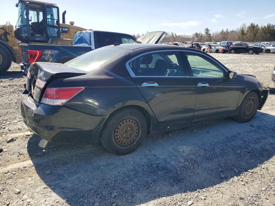 50424026 :رقم المزاد ، 1HGCP3F79BA800065 vin ، 2011 Honda Accord مزاد بيع