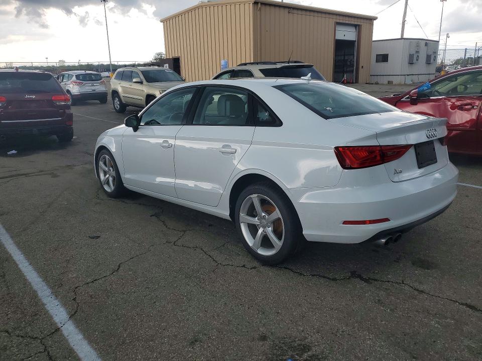 Продажа на аукционе авто 2015 Audi A3, vin: WAUACGFF8F1128325, номер лота: 51032796
