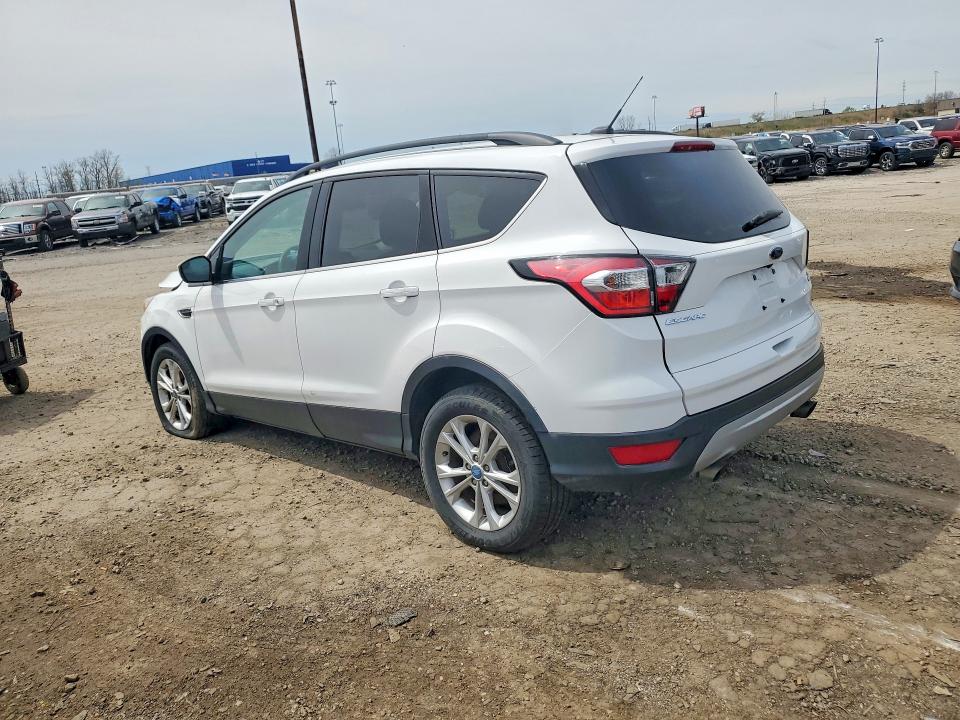 2017 Ford Escape მანქანა იყიდება აუქციონზე, vin: 1FMCU0GD4HUA12498, აუქციონის ნომერი: 51297096