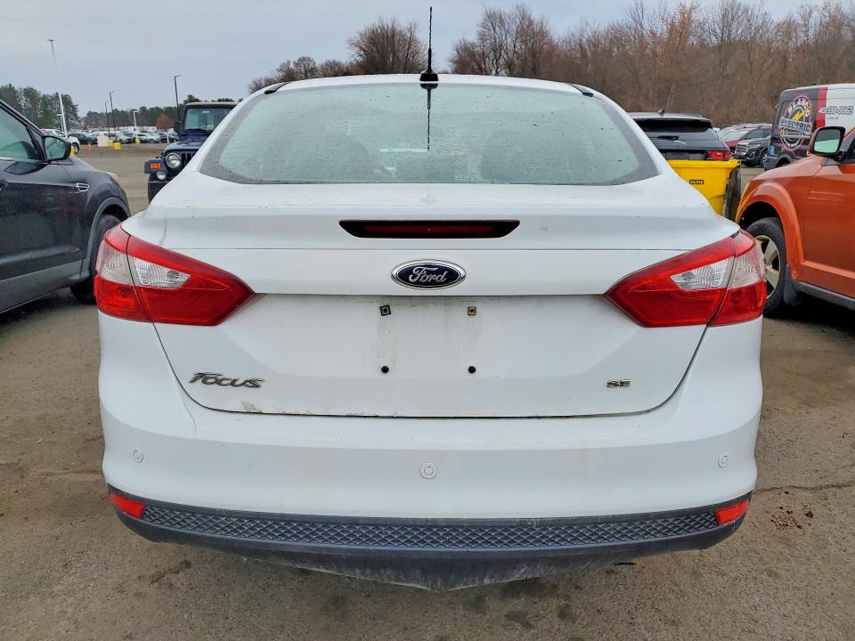 2013 Ford Focus მანქანა იყიდება აუქციონზე, vin: 1FADP3F25DL235947, აუქციონის ნომერი: 48047326