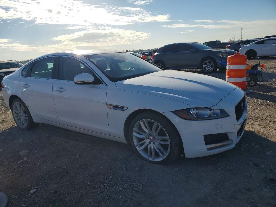 Продаж на аукціоні авто 2016 Jaguar Xf, vin: SAJBE4BV5GCY03777, номер лоту: 49201766