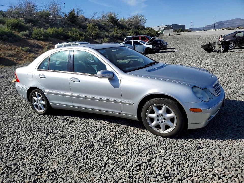 50515266 :رقم المزاد ، WDBRF81J64F502962 vin ، 2004 Mercedes-benz C مزاد بيع