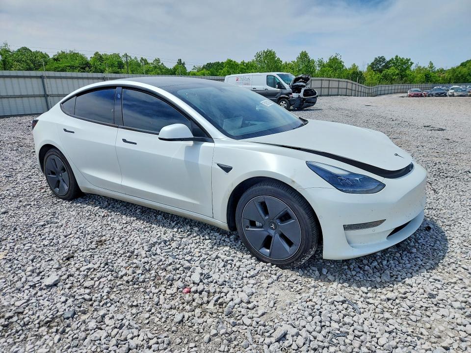 50901036 :رقم المزاد ، 5YJ3E1EB9NF252983 vin ، 2022 Tesla Model 3 مزاد بيع
