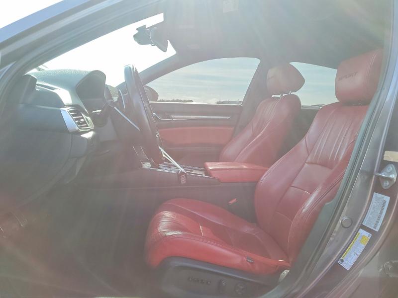 2018 Honda Accord მანქანა იყიდება აუქციონზე, vin: 1HGCV1F3XJA097050, აუქციონის ნომერი: 49404736