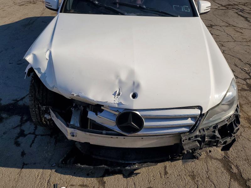 Продажа на аукционе авто 2013 Mercedes-benz C, vin: WDDGF8AB5DR243239, номер лота: 50498556