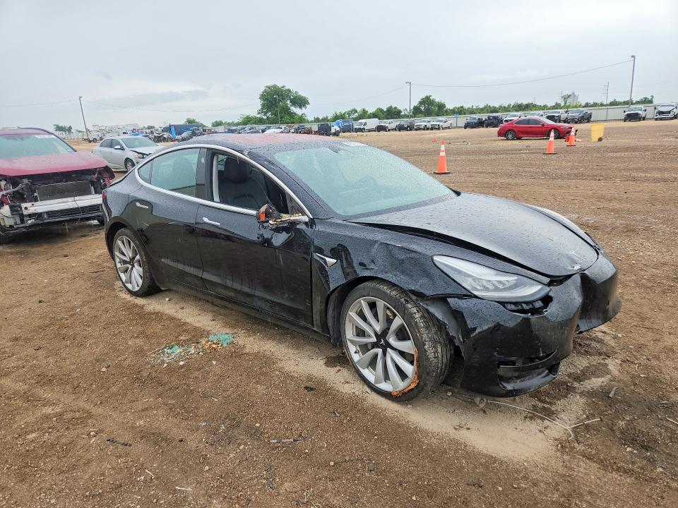 50548116 :رقم المزاد ، 5YJ3E1EA7JF053383 vin ، 2018 Tesla Model 3 مزاد بيع