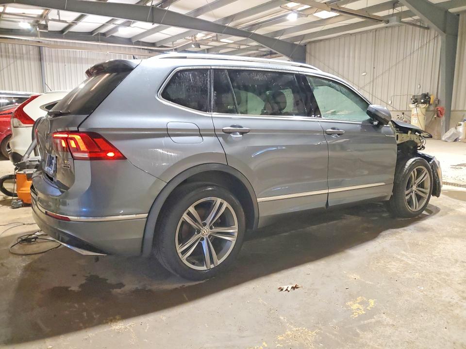 Продаж на аукціоні авто 2018 Volkswagen Tiguan, vin: 3VV2B7AXXJM204764, номер лоту: 49293866