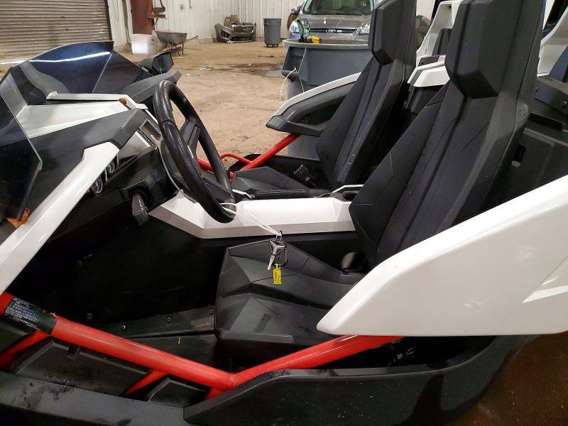 48973236 :رقم المزاد ، 57XAAPFA6G7113616 vin ، 2016 Polaris Slingshot مزاد بيع