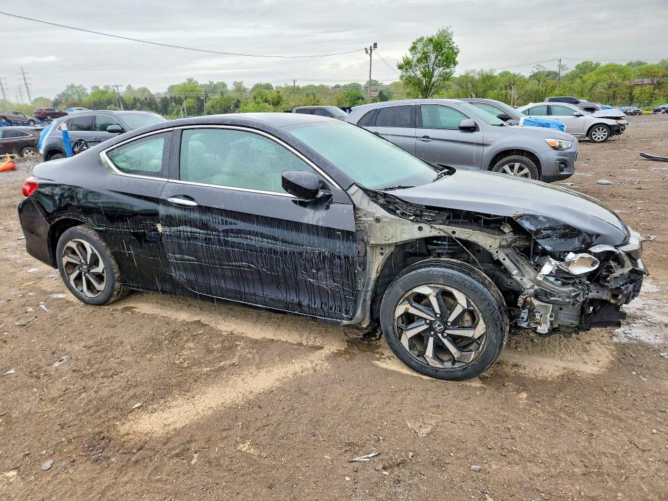 47656336 :رقم المزاد ، 1HGCT1B34HA001757 vin ، 2017 Honda Accord مزاد بيع