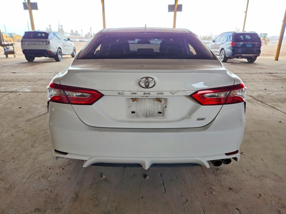 49668026 :رقم المزاد ، 4T1G11AK5LU944158 vin ، 2020 Toyota Camry مزاد بيع