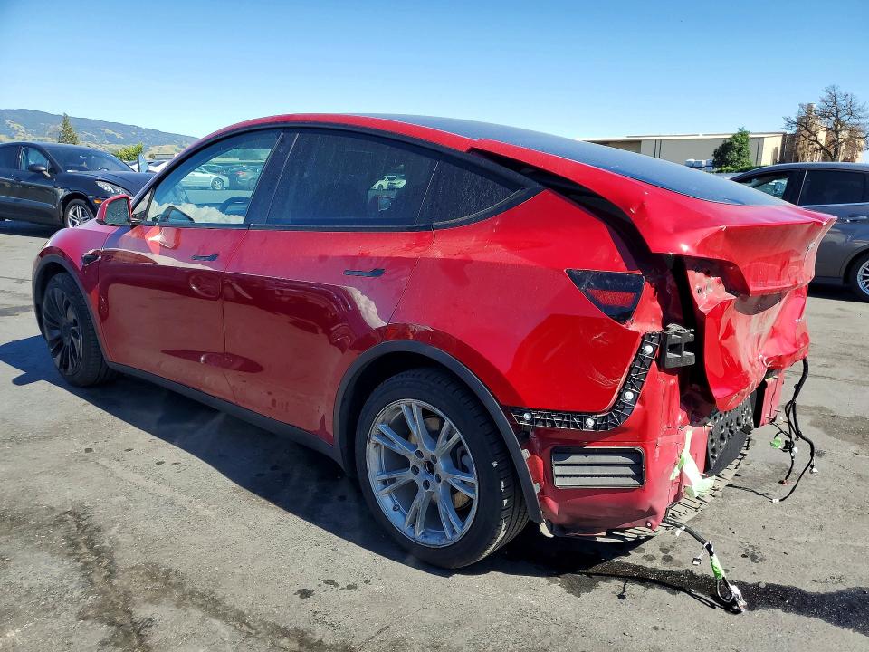 48696146 :رقم المزاد ، 7SAYGAEE1NF383306 vin ، 2022 Tesla Model Y مزاد بيع