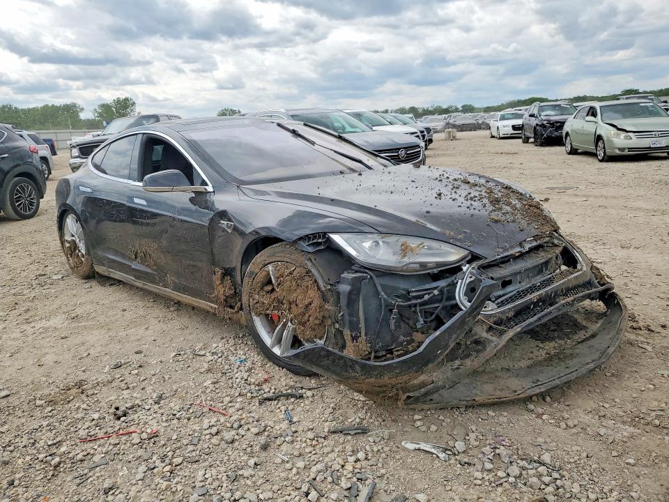 Продажа на аукционе авто 2016 Tesla Model S, vin: 5YJSA1E49GF128935, номер лота: 51844656