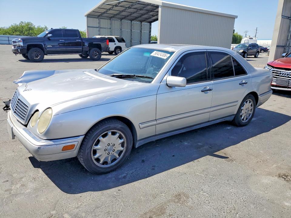50424306 :رقم المزاد ، WDBJF65H2XA731293 vin ، 1999 Mercedes-benz E مزاد بيع