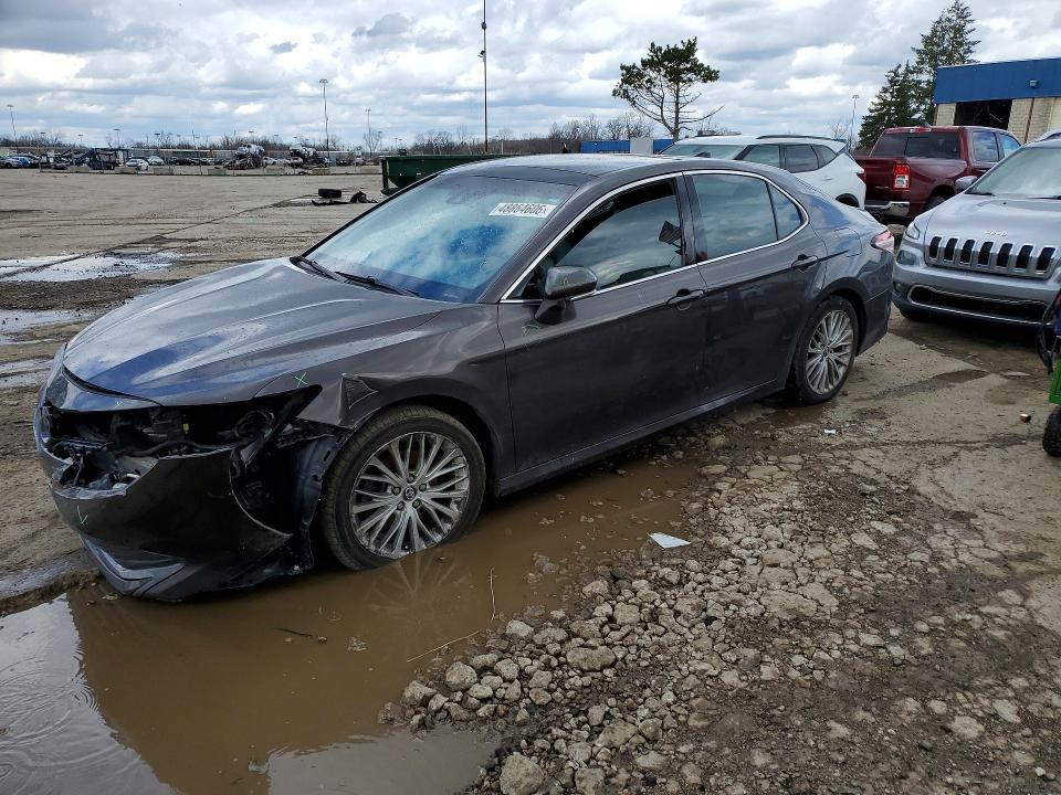 48864606 :رقم المزاد ، 4T1BZ1HK2JU019410 vin ، 2018 Toyota Camry مزاد بيع