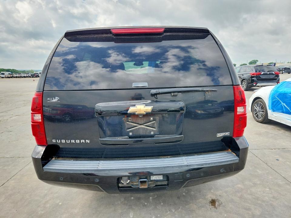 Продажа на аукционе авто 2008 Chevrolet Suburban, vin: 1GNFC16098R123731, номер лота: 50681906