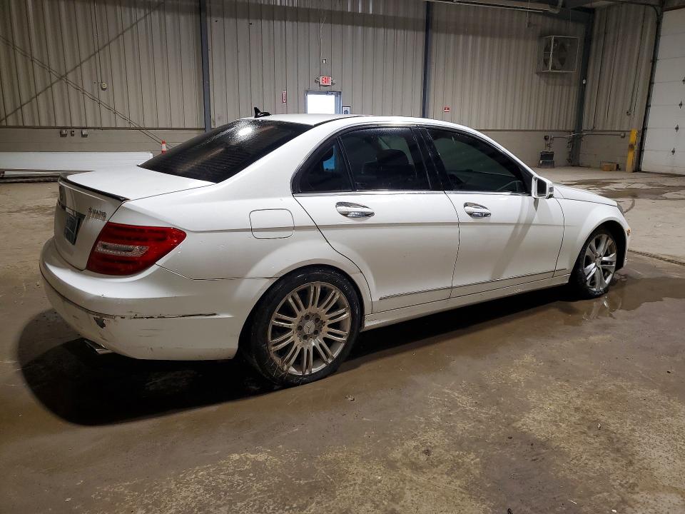 Продажа на аукционе авто 2013 Mercedes-benz C, vin: WDDGF8AB7DA829584, номер лота: 51682816