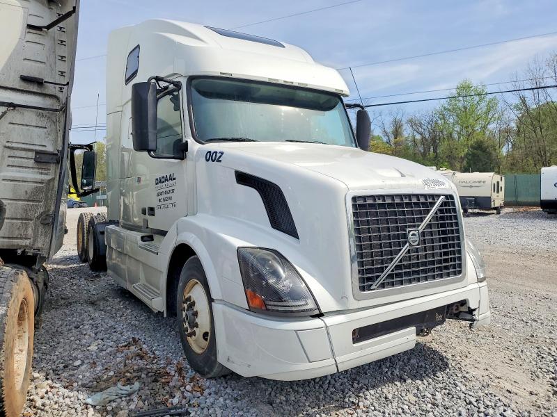 2017 Volvo Vnl მანქანა იყიდება აუქციონზე, vin: 4V4NC9TH2HN988274, აუქციონის ნომერი: 49796986