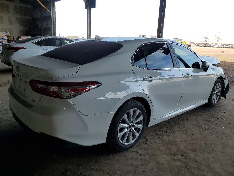 49176806 :رقم المزاد ، 4T1C11AKXLU965781 vin ، 2020 Toyota Camry مزاد بيع